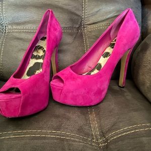 8.5 Jessica Simpson hot pink heel